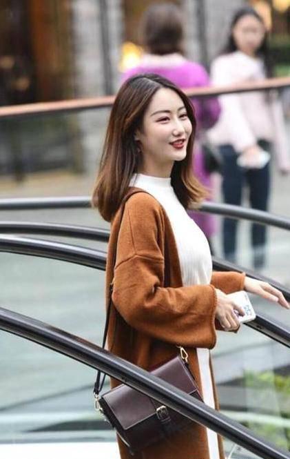 女人荫蒂被添全过程